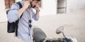 Vantagens e desvantagens de viajar sozinho de moto